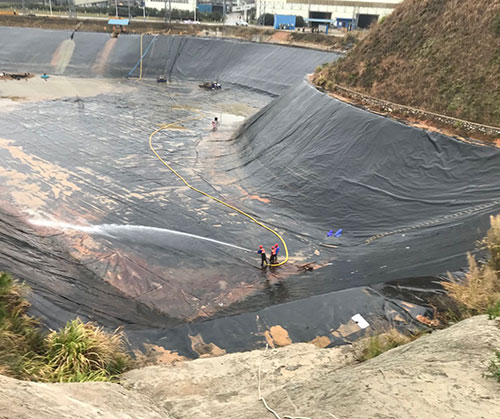 石龙废水池清理