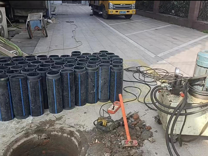 石龙PE置换管厂家 DN315置换管 非开挖管短管置换